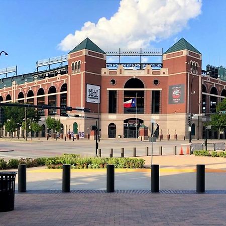 Family Friendly 2Bdrm-Walk To At&T/Cowboys Stadium Arlington Dış mekan fotoğraf