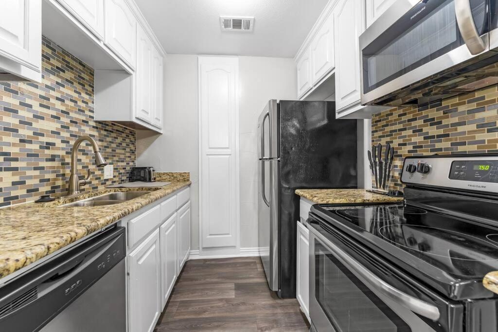 Family Friendly 2Bdrm-Walk To At&T/Cowboys Stadium Arlington Dış mekan fotoğraf