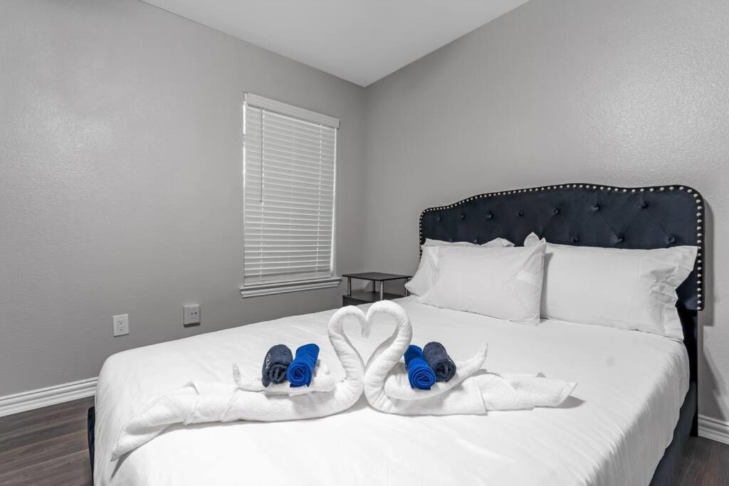 Family Friendly 2Bdrm-Walk To At&T/Cowboys Stadium Arlington Dış mekan fotoğraf
