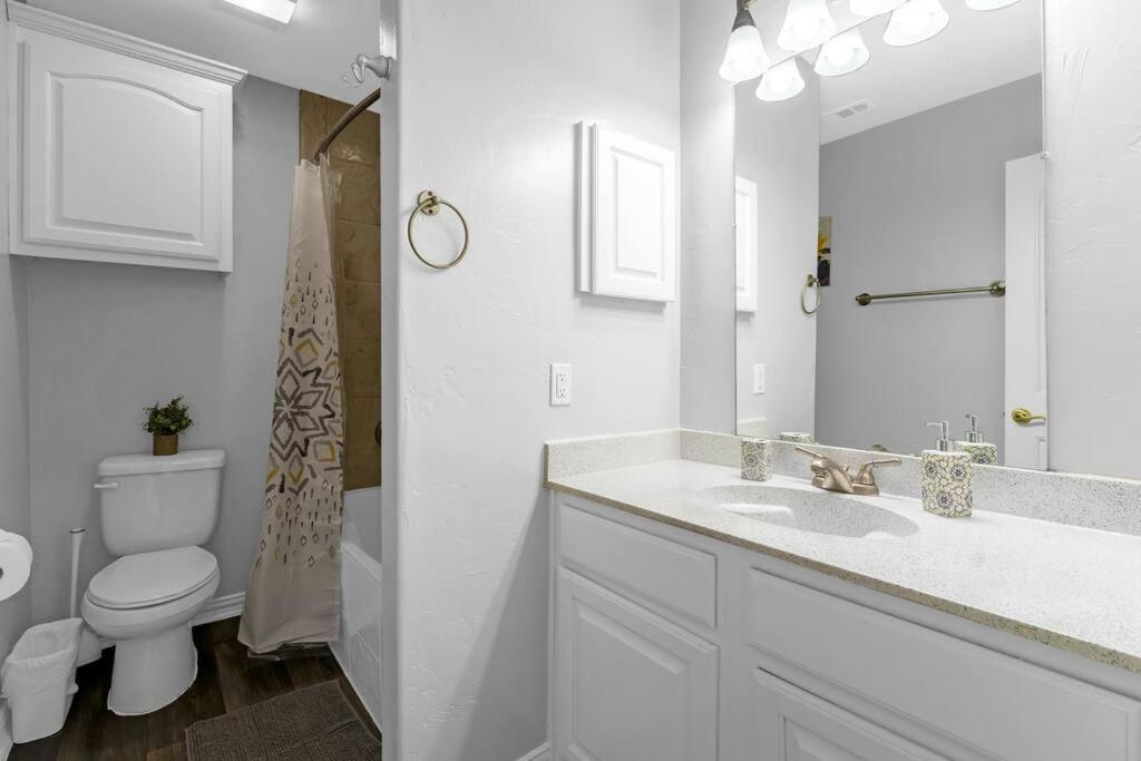 Family Friendly 2Bdrm-Walk To At&T/Cowboys Stadium Arlington Dış mekan fotoğraf