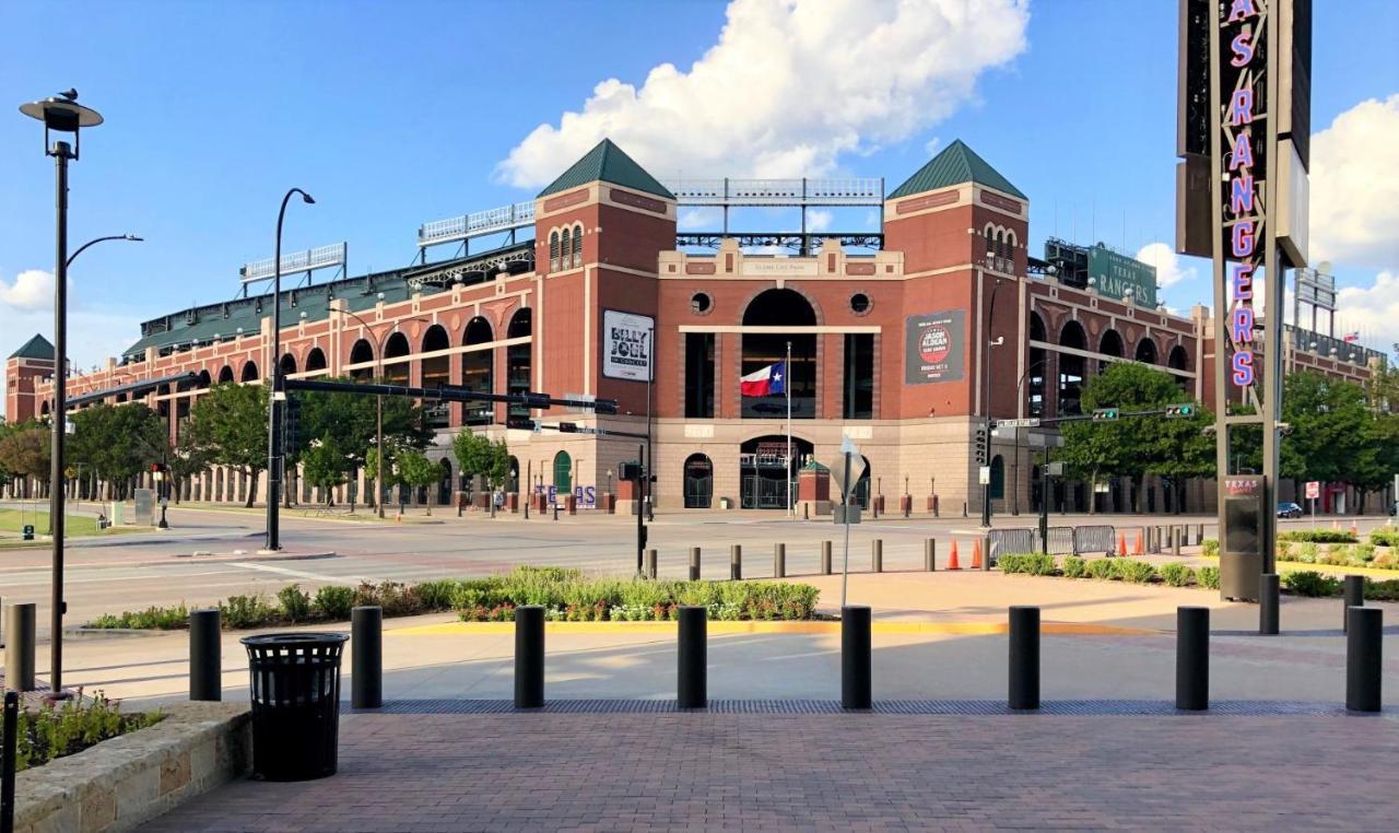 Family Friendly 2Bdrm-Walk To At&T/Cowboys Stadium Arlington Dış mekan fotoğraf